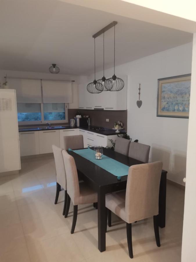 Apartman Ana Kampor Exterior photo